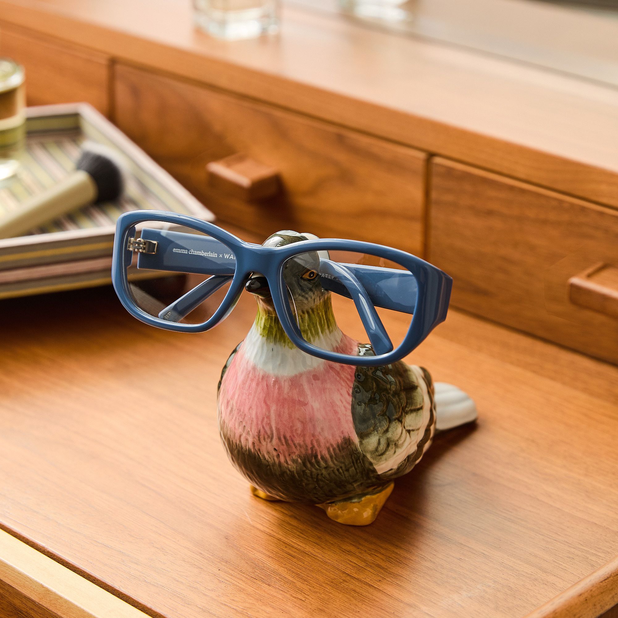 Pigeon Glasses Holder